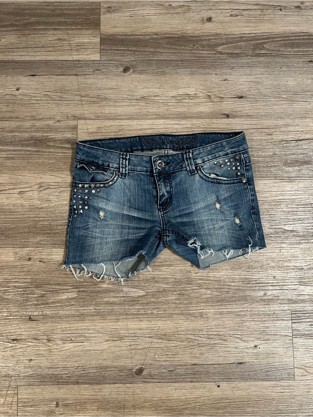 H&R Women’s Shorts Y2K blue denim shorts with studs and frayed hem Size 11
